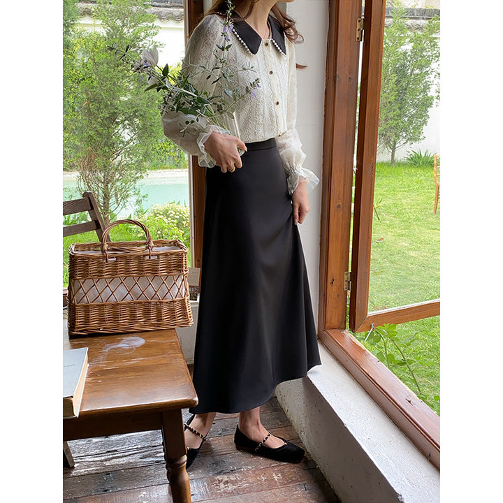 Women elegant blouse with lace collar and decorative button details Chic & Stil