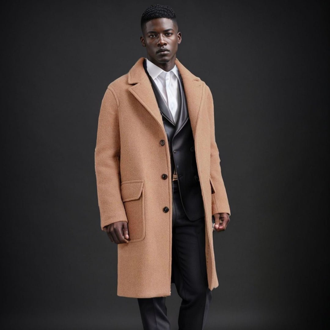 Elegant wool coat for men with double-breasted buttons and practical piped pockets Lune London