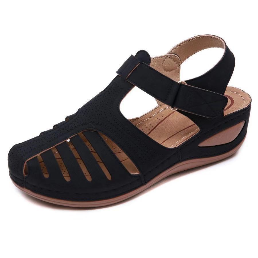 Breathable comfort sandals for women with adjustable strap and ergonomic sole Lune London