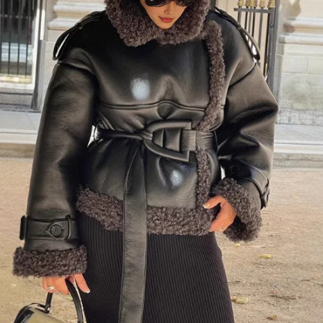 Faux fur jacket for women with stylish details and an oversized fit Lune London