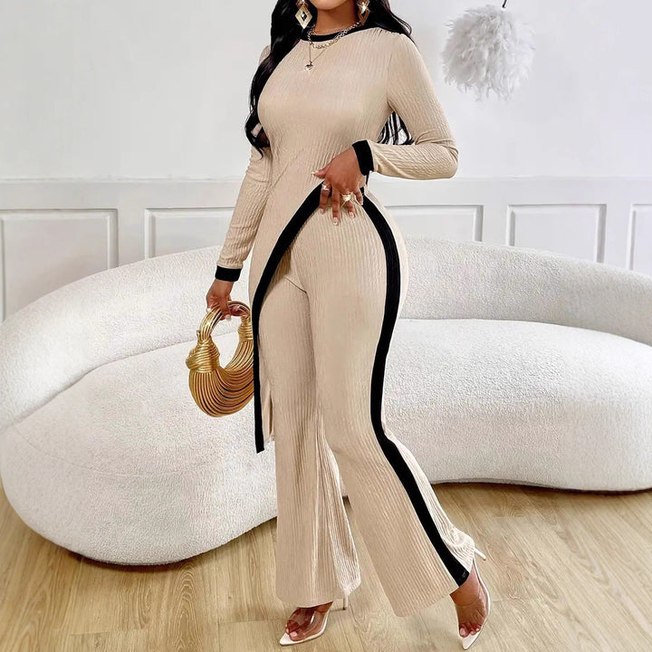 Combinaison élégante pour femme avec design asymétrique et piping contrastant Chic & Stil