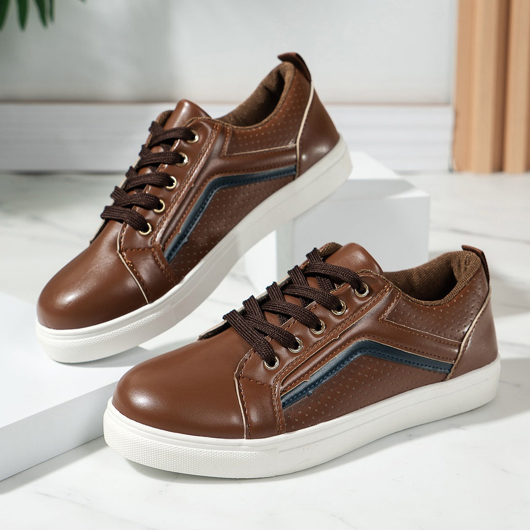 Fashion sneakers for women with perforated surface and flexible sole Lune London