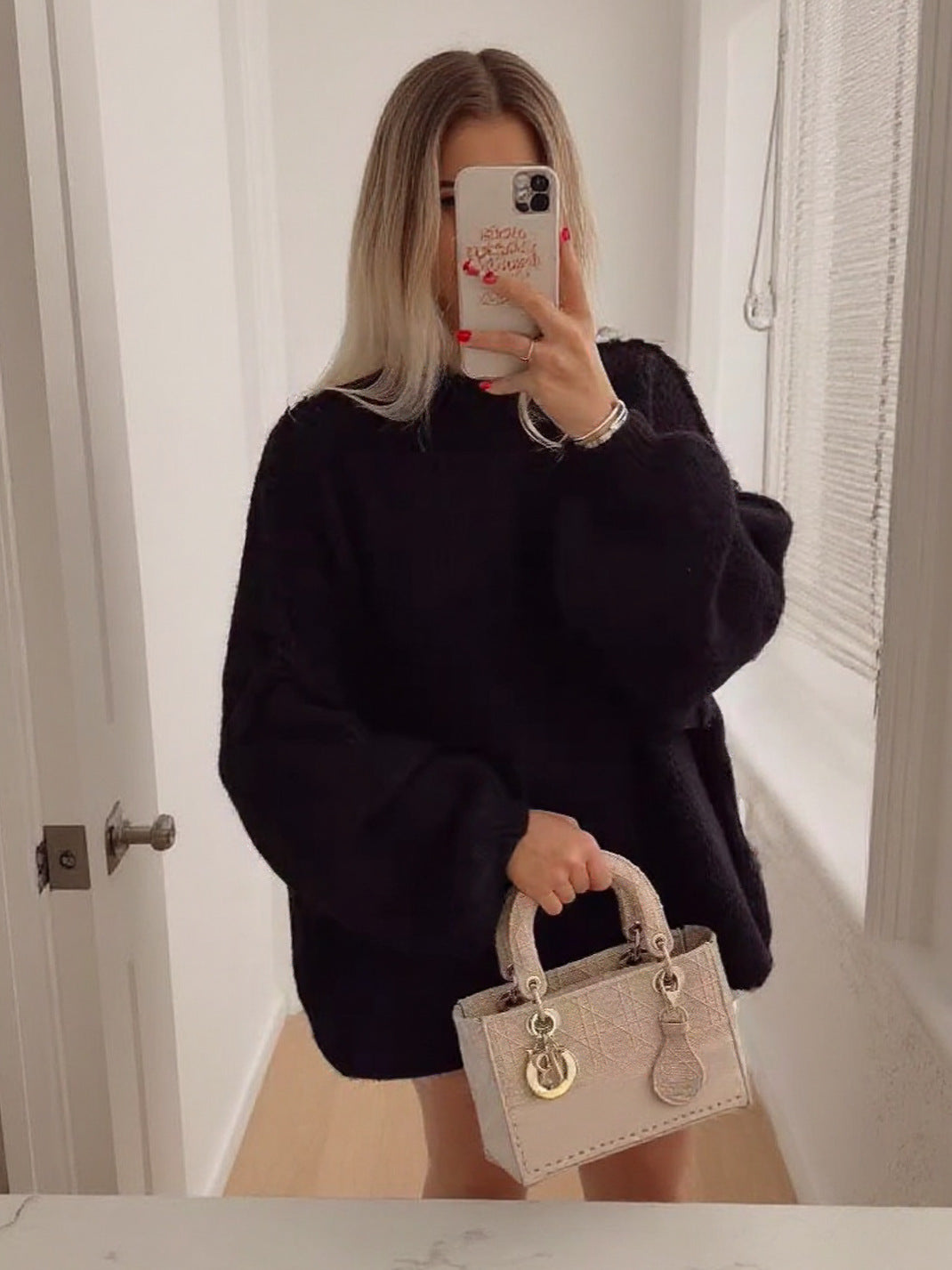 Pull en tricot surdimensionné pour femmes avec des manches volumineuses et un matériau doux Chic & Stil