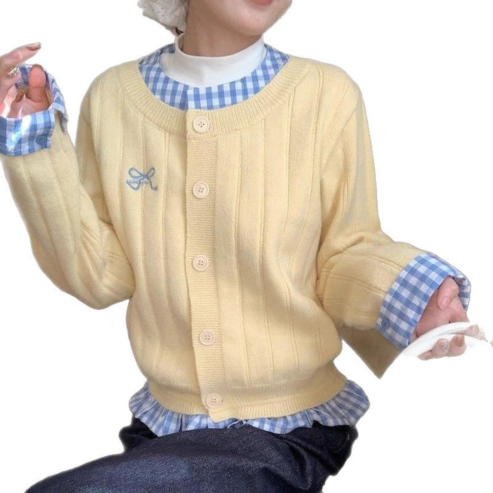 Trendy knit jacket for women with modern accents and a playful ruffle design Lune London