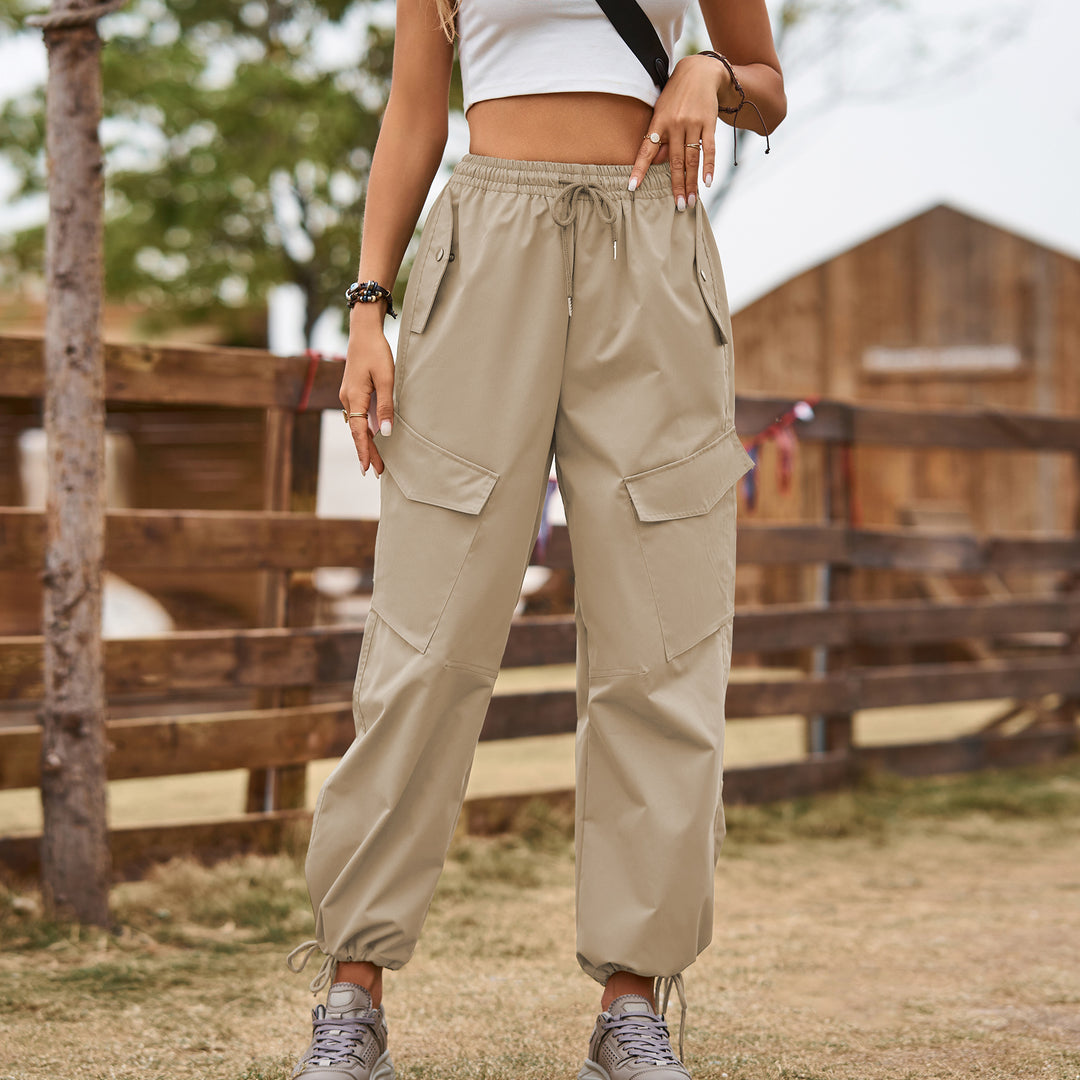 Women's cargo pants with practical pockets and elastic waistband Lune London
