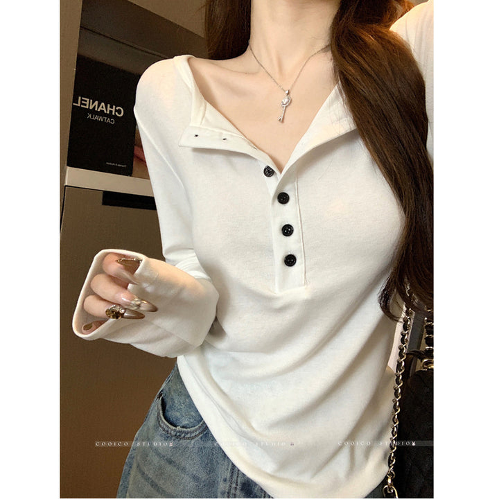 Women's elegant long-sleeve shirt with button placket Chic & Stil