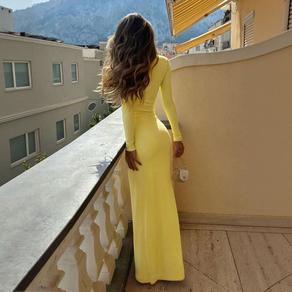 Robe ajustée pour femmes avec un élégant col rond et des embellissements en dentelle Chic & Stil