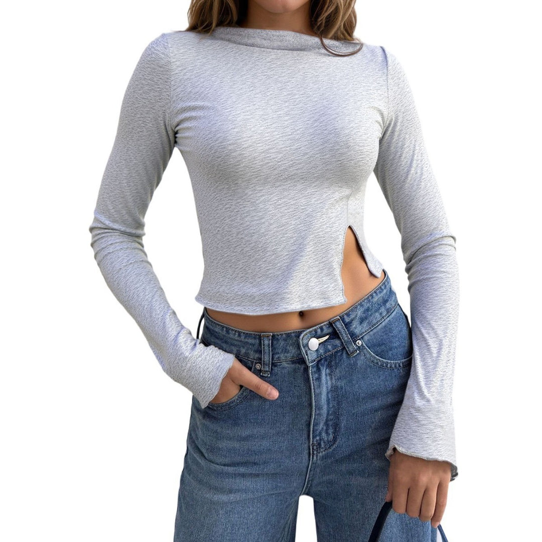 Cropped long sleeve shirt for women with side slit and elegant design Chic & Stil