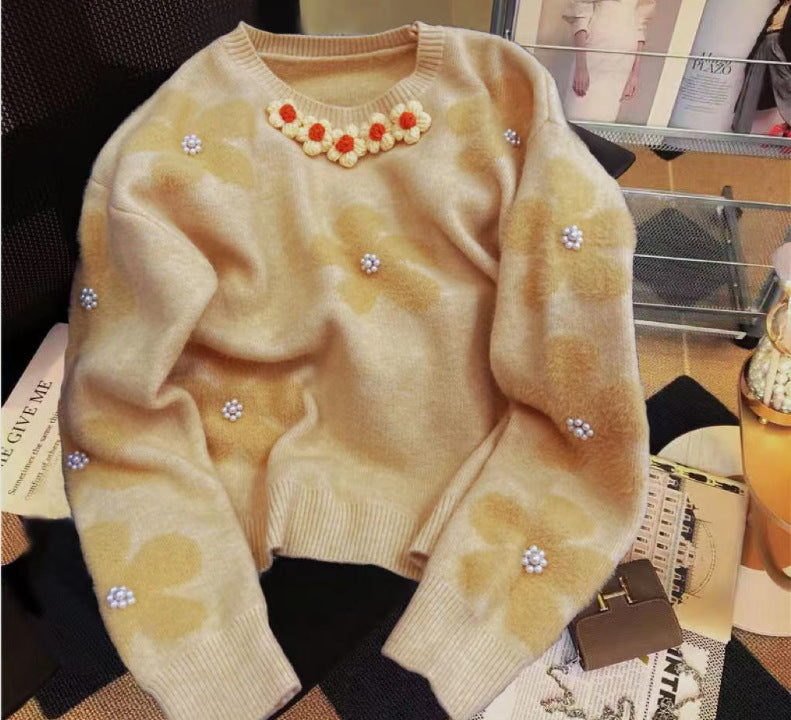 Pull en tricot pour femmes avec des appliqués floraux et des détails en perles Chic & Stil