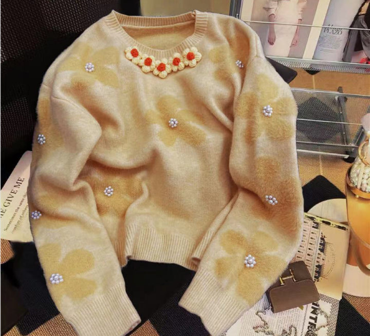 Pull en tricot pour femmes avec des appliqués floraux et des détails en perles Chic & Stil