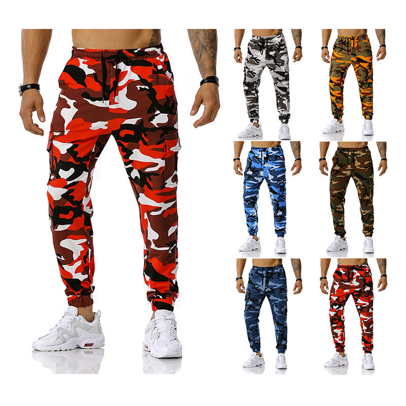 Camouflage cargo pants for men with elastic waistband and practical side pockets Lune London