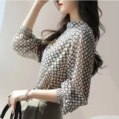 Ladies elegant blouse with geometric patterns Lune London