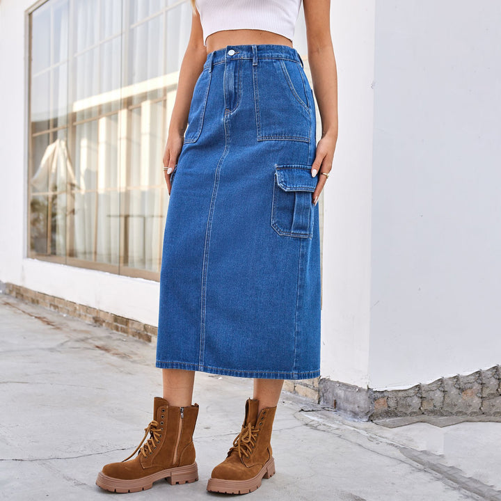 Maxi cargo skirt for women with practical side pockets and a high waist Lune London