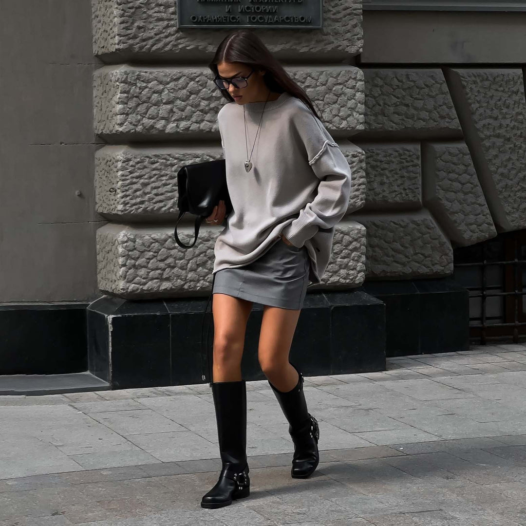 Oversized knitted sweater for women with a casual cut and trendy details Lune London