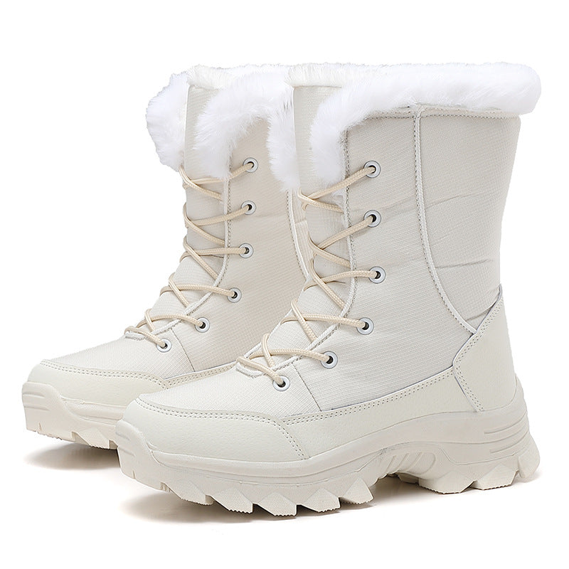 Winter boots for ladies with insulating inner lining and non-slip contoured sole Lune London