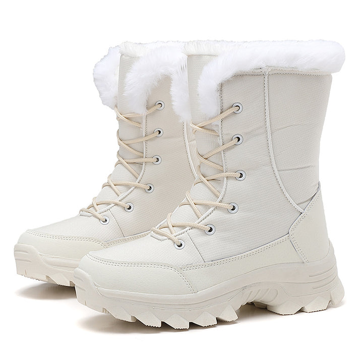 Winter boots for ladies with insulating inner lining and non-slip contoured sole Lune London