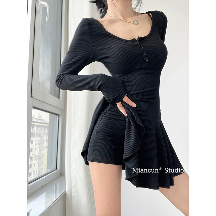 Women's Long Sleeve Dress with Flowing Skirt Chic & Stil