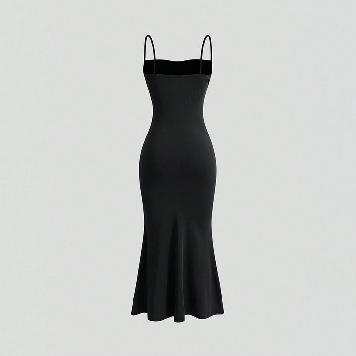 Robe maxi pour femmes avec des plis élégants et des bretelles hors des épaules Chic & Stil