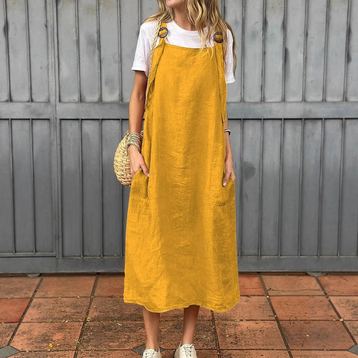 Casual linen dress for women with practical pockets and adjustable straps Lune London