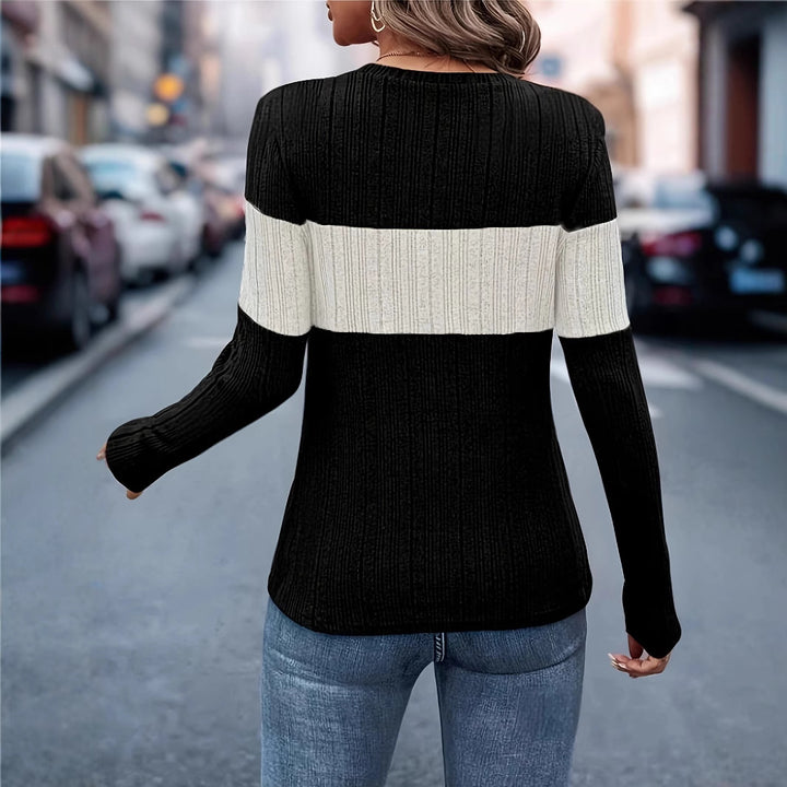 Women’s knit sweater with a trendy block design and a comfortable fit Lune London
