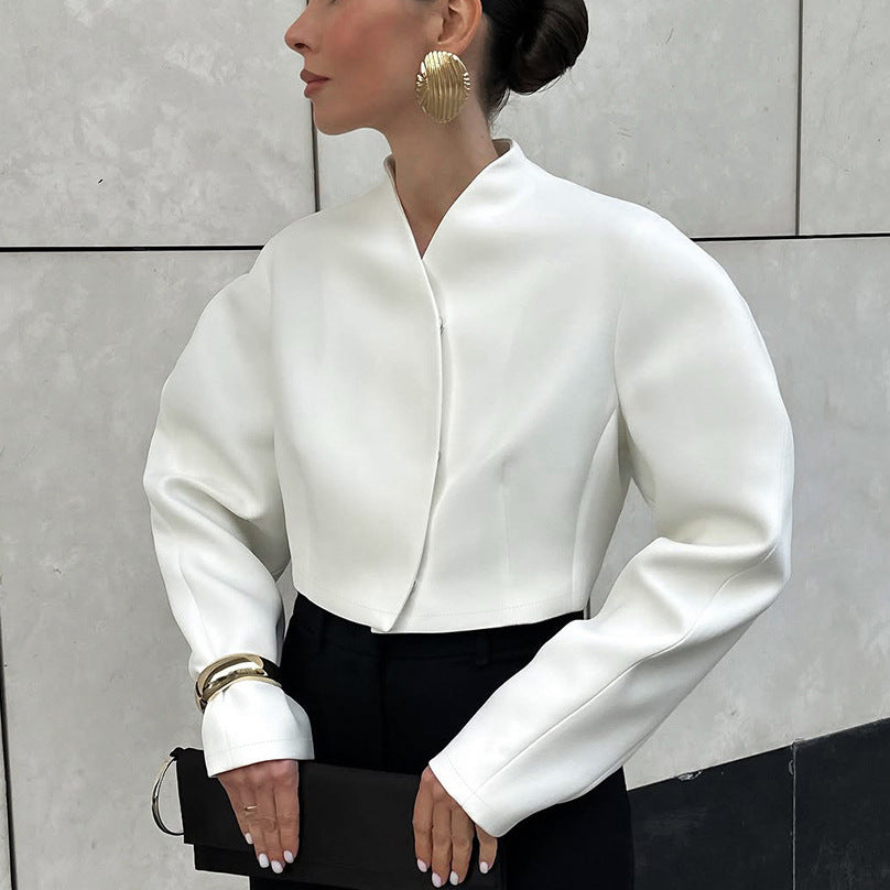 Cropped jacket for women with elegant V-neckline and puff sleeves Lune London