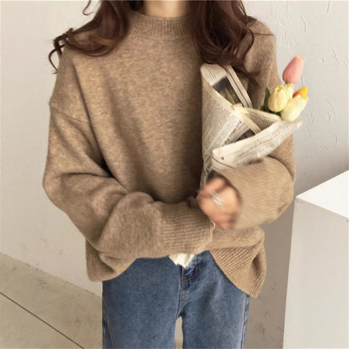 Oversized knitted pullover for women with a soft material and a relaxed fit Lune London