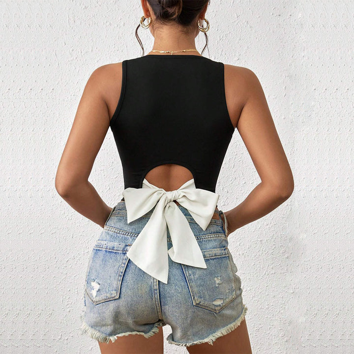 Body pour femmes avec découpe au dos et détail de nœud ludique Chic & Stil