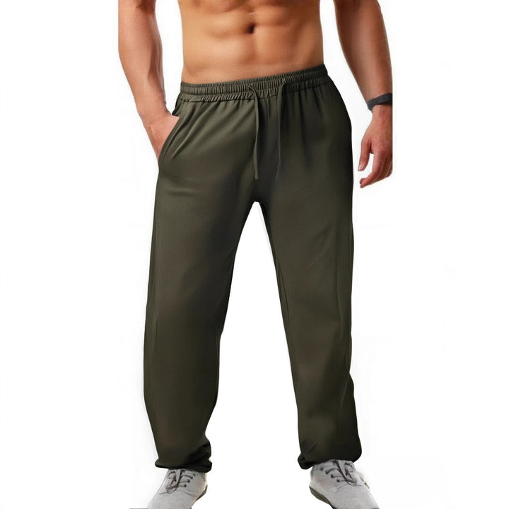 Sporty sweatpants for men with elastic waistband and side pockets Lune London