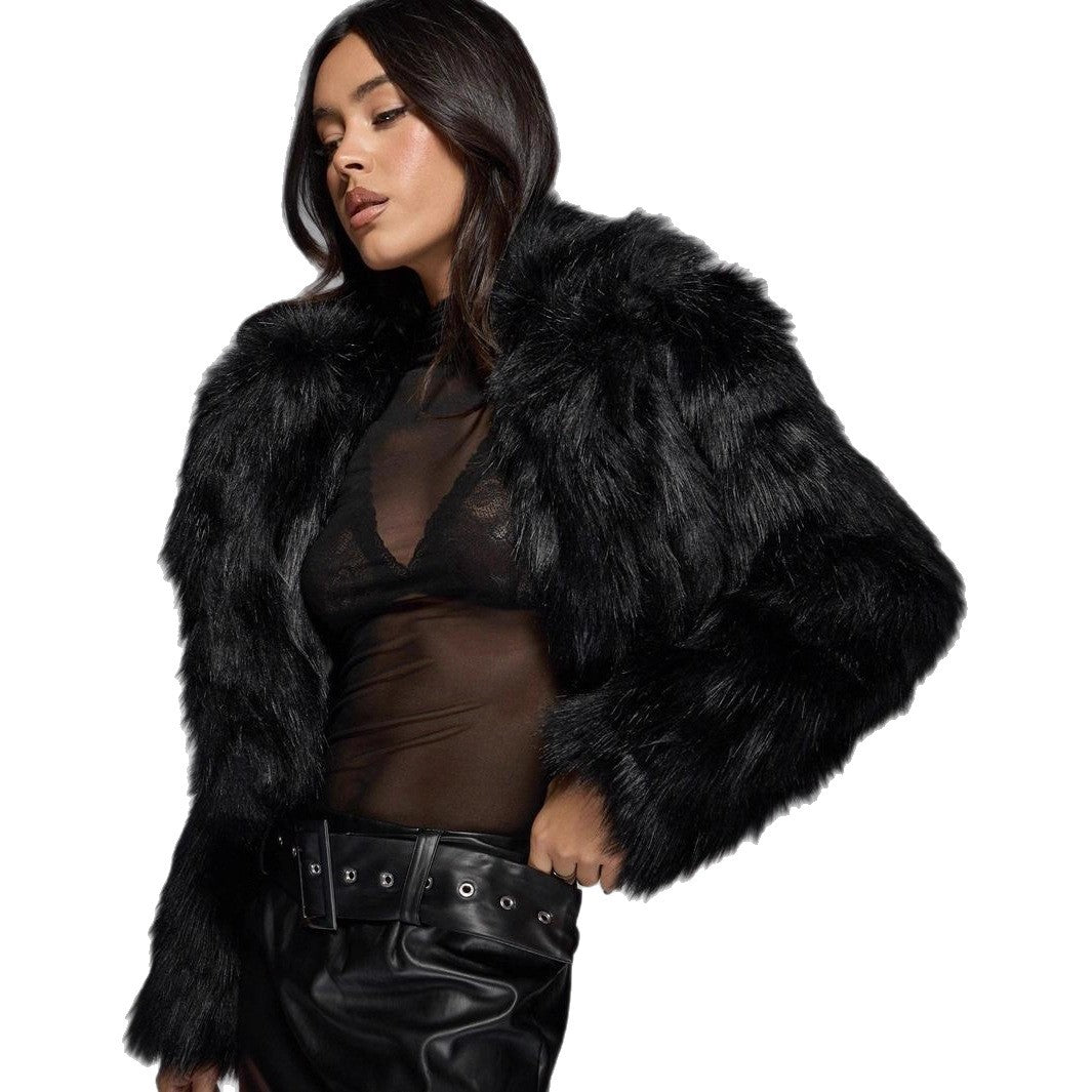 Ladies trendy short jacket with glamorous faux fur Lune London