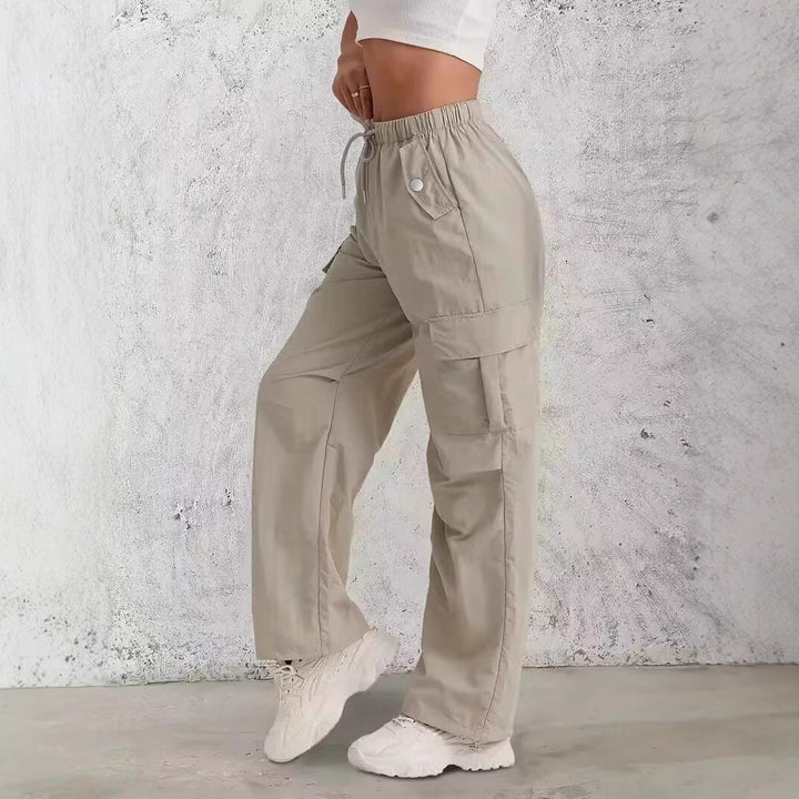 Lune London Women's cargo pants with a practical elastic waistband and trendy side pockets