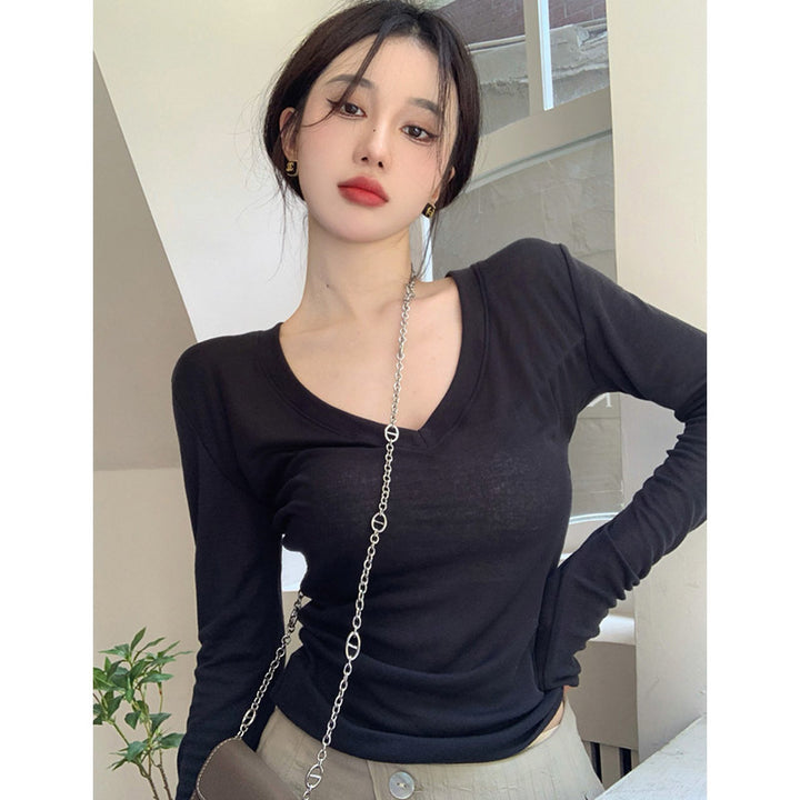 Women Long Sleeve Shirt with V-Neck and Figure-Flattering Fit Chic & Stil