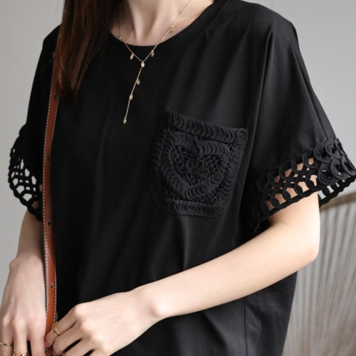 Lune London women's t-shirt with crochet lace and pockets