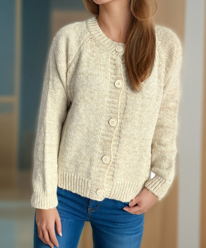 Cardigan confortable pour femmes avec de grands boutons et une belle texture Chic & Stil