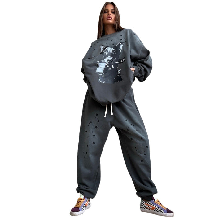 Oversized sweatshirt for women with graphic artistic pattern and casual fit Lune London