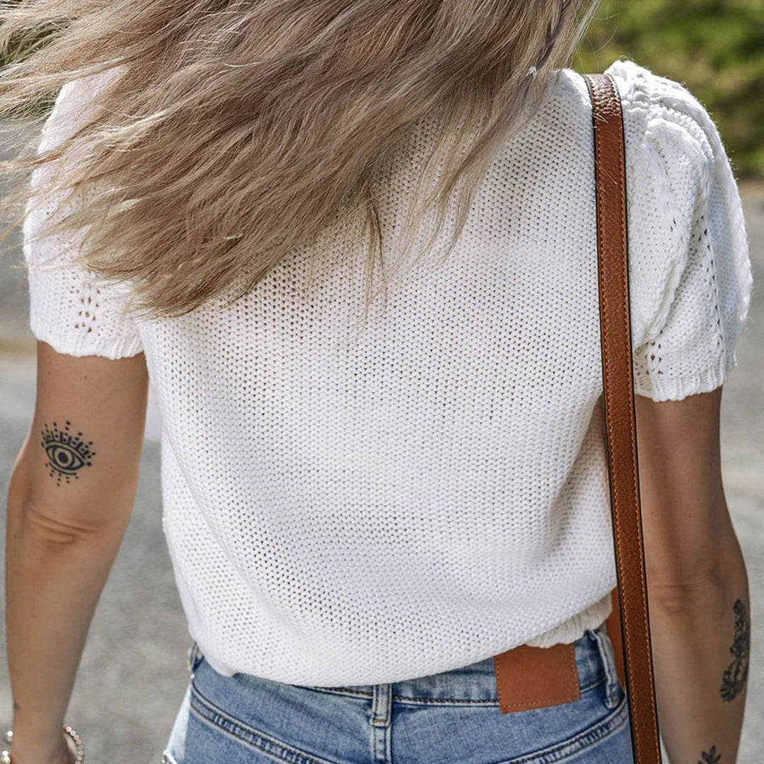 Top en tricot pour femmes avec une structure en dentelle aérée et des manches courtes Chic & Stil
