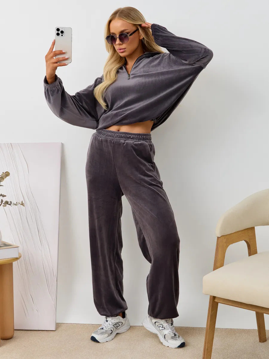 Ladies Velour Tracksuit with High Collar and Elastic Cuffs Chic & Stil