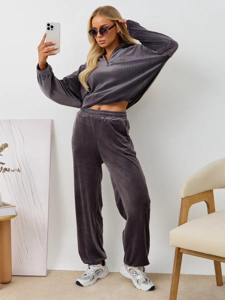 Ladies Velour Tracksuit with High Collar and Elastic Cuffs Chic & Stil