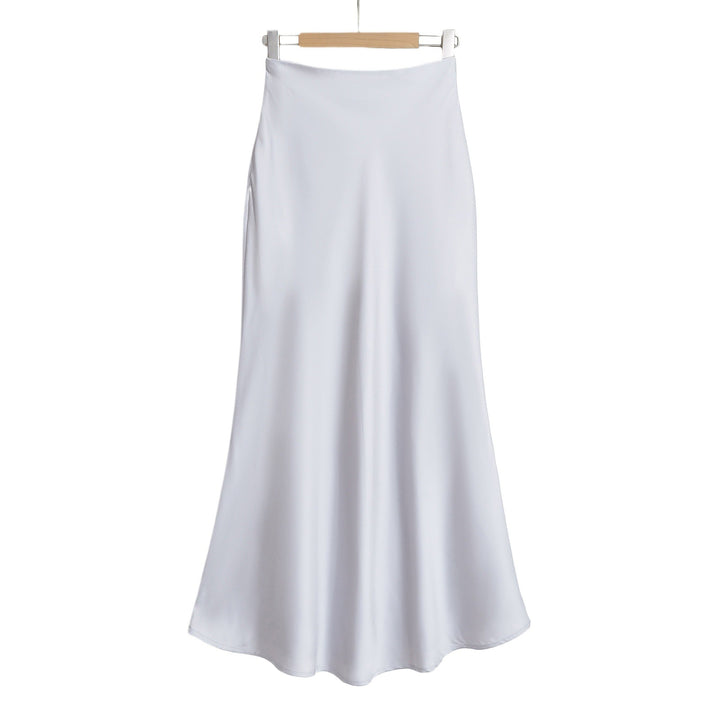 Elegant maxi skirt for ladies in flowing satin fabric with high waist Lune London