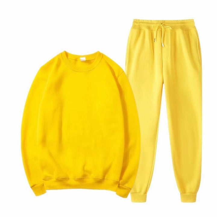 Women’s sporty tracksuit with elastic waistband and comfortable inserts Chic & Stil