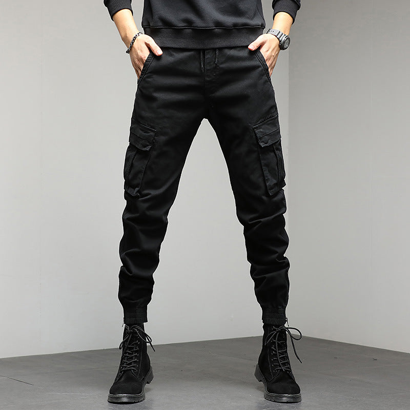 Cargo pants for men with elastic waistband and practical side pockets Lune London