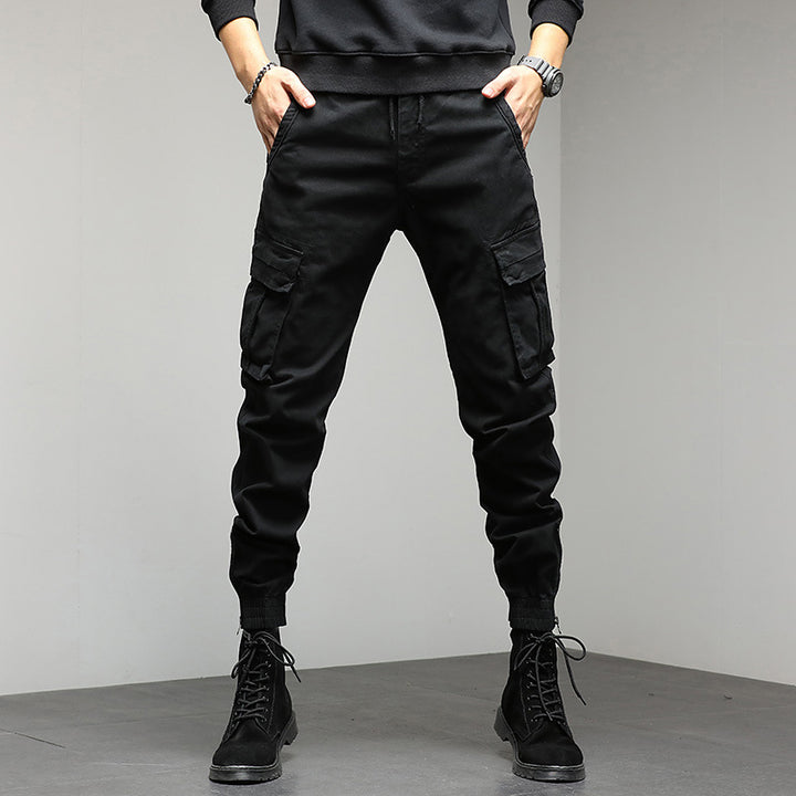Cargo pants for men with elastic waistband and practical side pockets Lune London