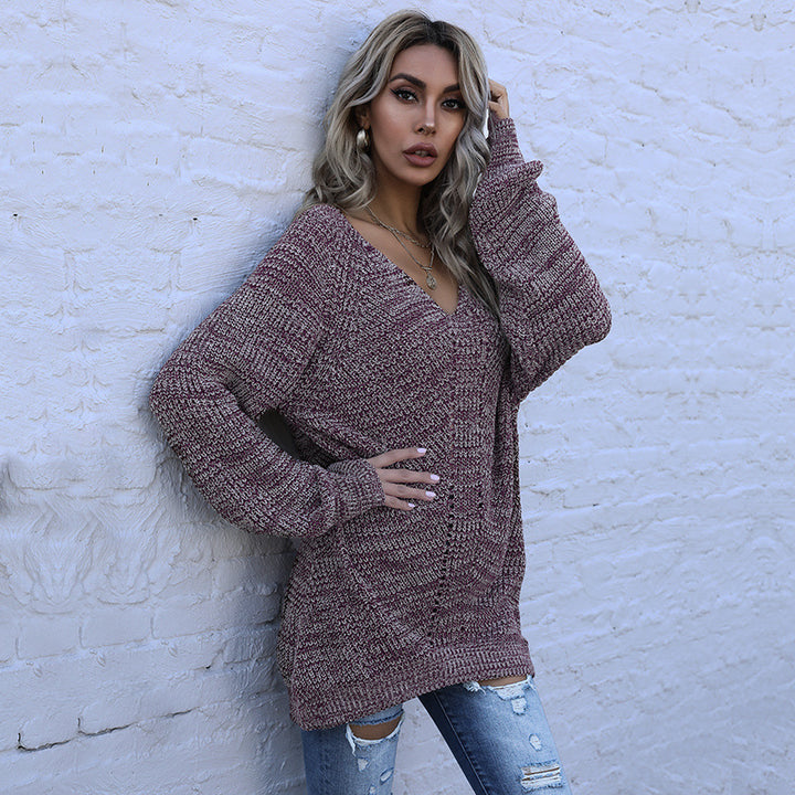 Casual knit sweater for women with a loose fit and V-neck Lune London