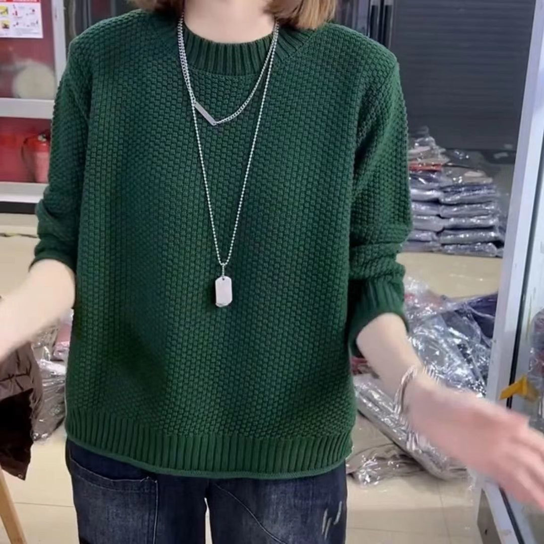 Casual knitted pullover for women with a textured surface and a loose fit Lune London