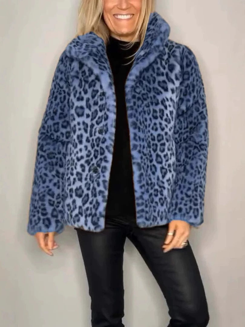 Fashionable plush coat for women with leopard print and elegant cut Lune London