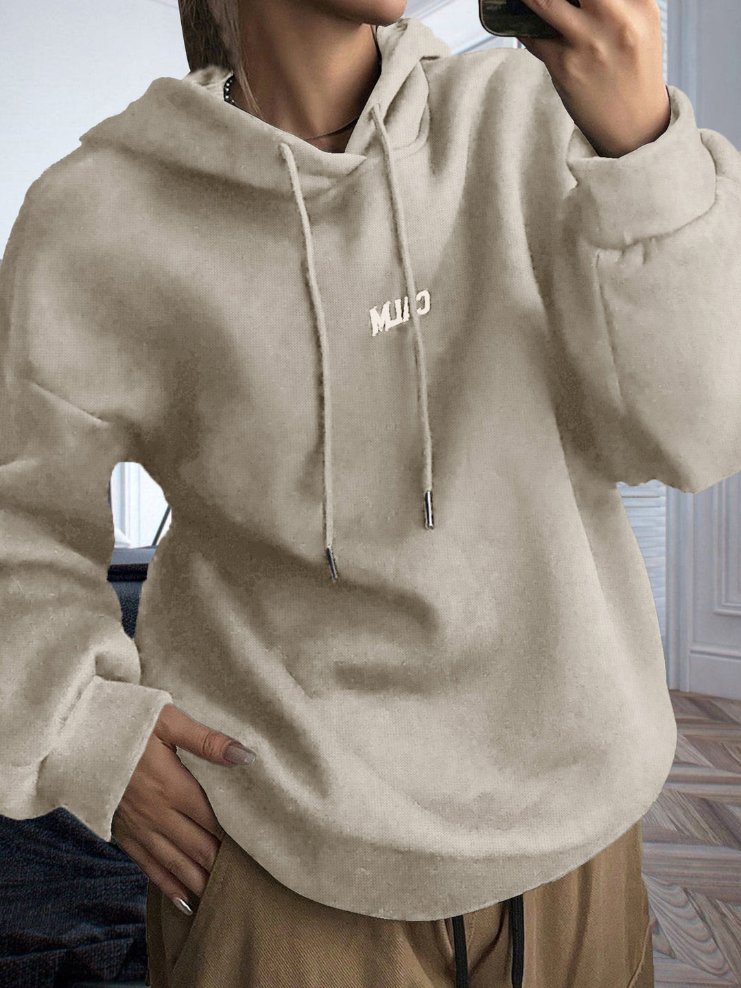 Sweat à capuche pour femmes avec lettrage motivant et coupe confortable Chic & Stil