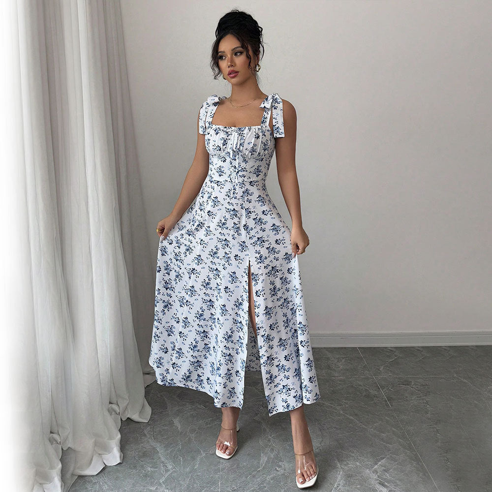 Robe maxi pour femmes avec motif floral et fente flatteuse Chic & Stil