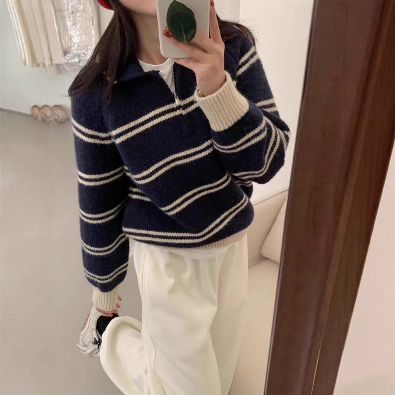 Pull-over tricoté pour femmes avec demi-zip et design rayé Chic & Stil