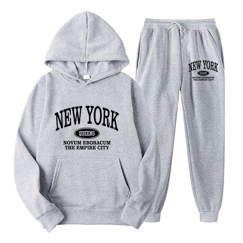 Women's hoodie set with versatile lettering and comfortable pockets Chic & Stil