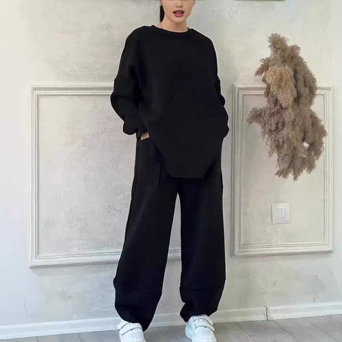 Ladies Cozy Oversized Sweat Set with spacious pockets and a comfortable fit Lune London