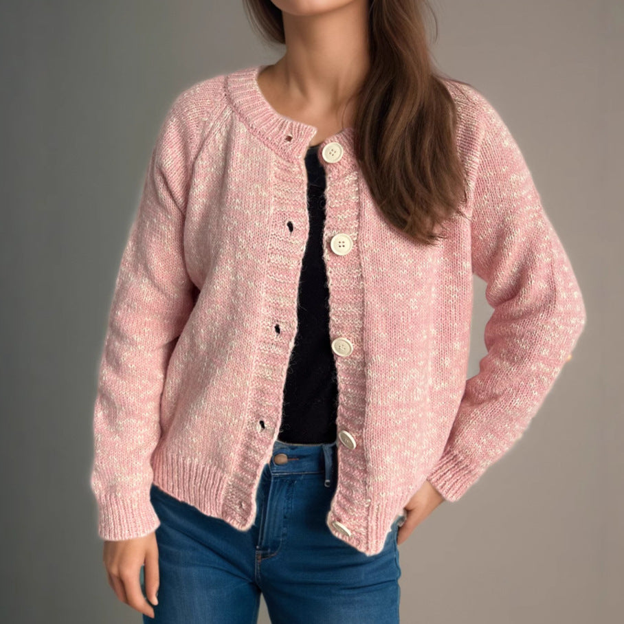 Cardigan confortable pour femmes avec de grands boutons et une belle texture Chic & Stil